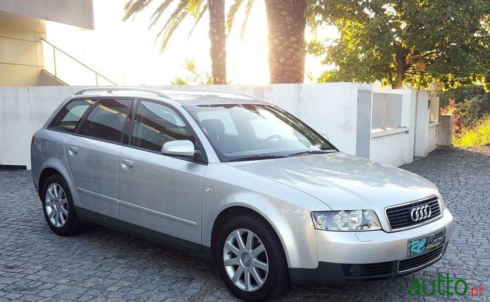 2003' Audi A4 Avant photo #1