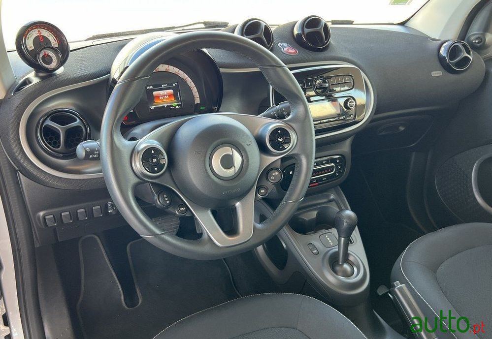 2018' Smart Fortwo photo #2