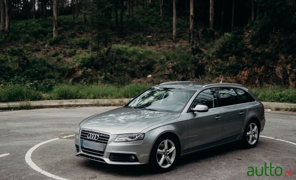 2010' Audi A4 Avant photo #6