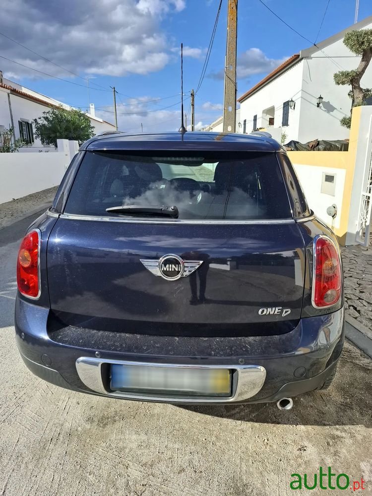 2011' MINI Countryman Cooper D photo #2