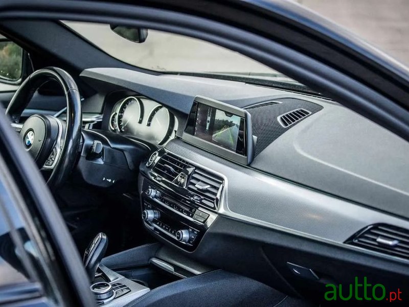 2017' BMW Série 5 D Pack M Auto photo #4