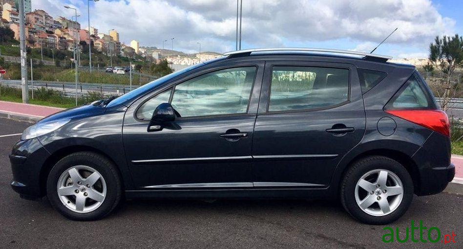 2008' Peugeot 207 Sw photo #2