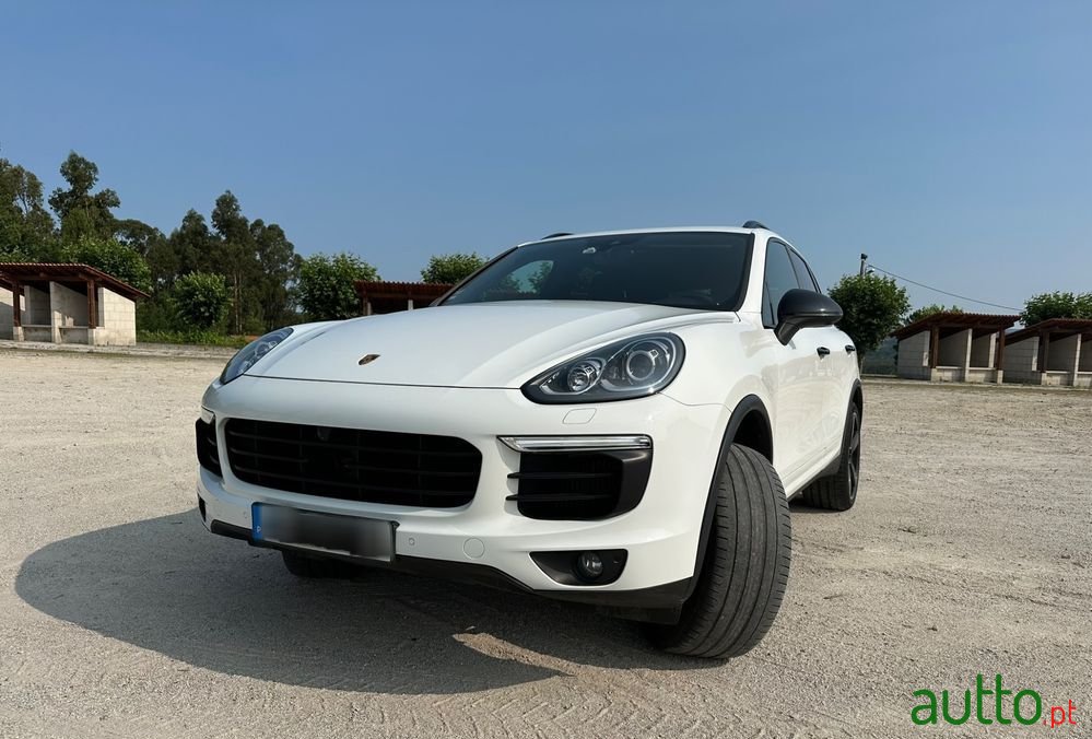 2016' Porsche Cayenne photo #1