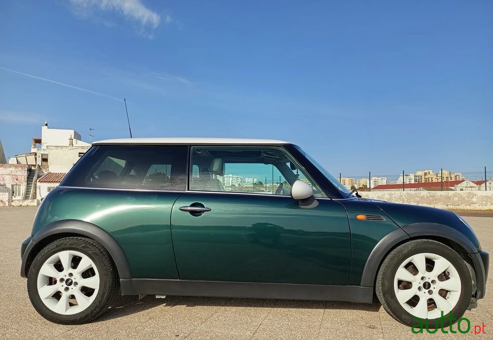 2005' MINI Coupé photo #3