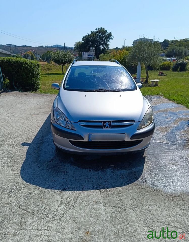 2003' Peugeot 307 Break photo #1