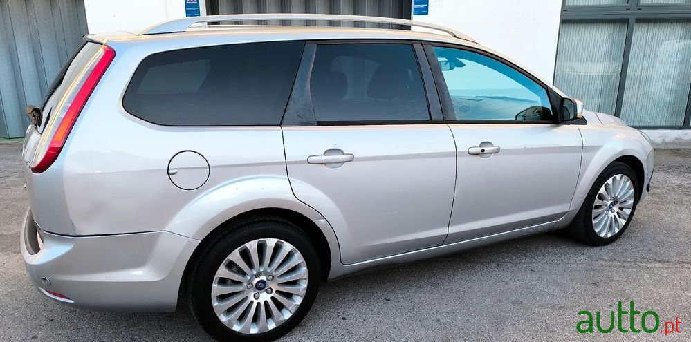 2011' Ford Focus Sw photo #3