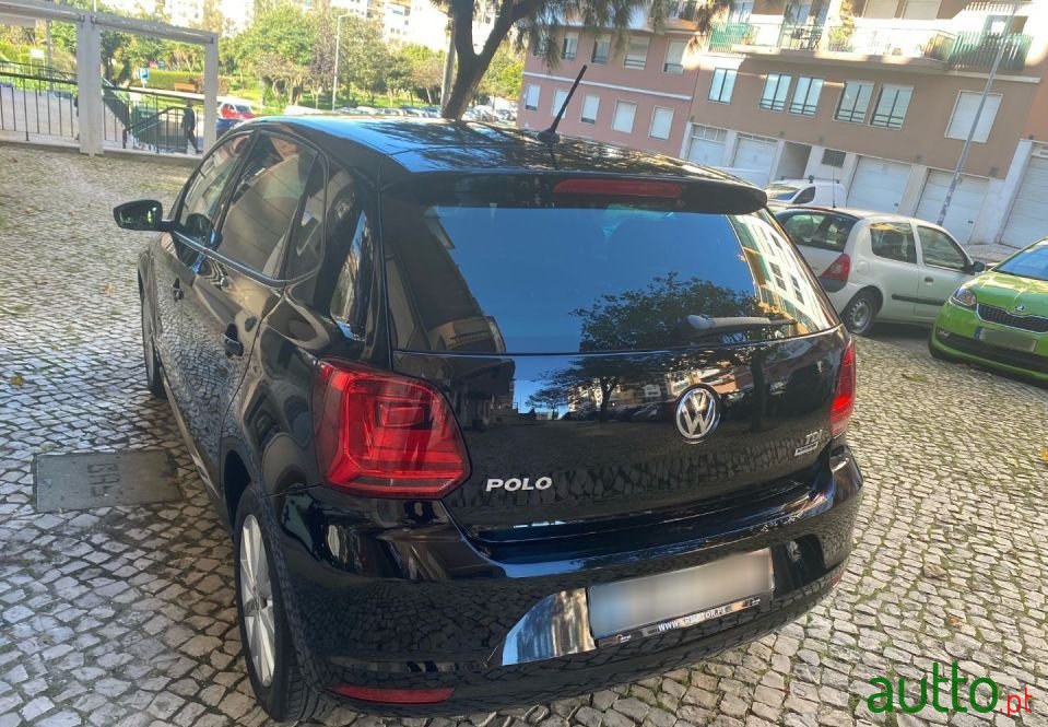 2015' Volkswagen Polo photo #4