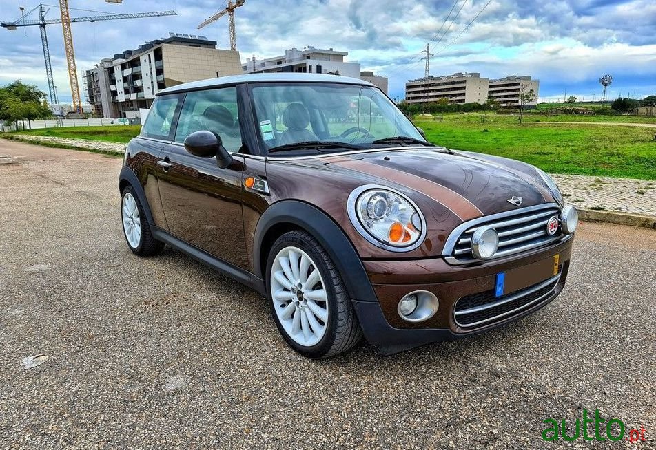 2010' MINI Cooper photo #3