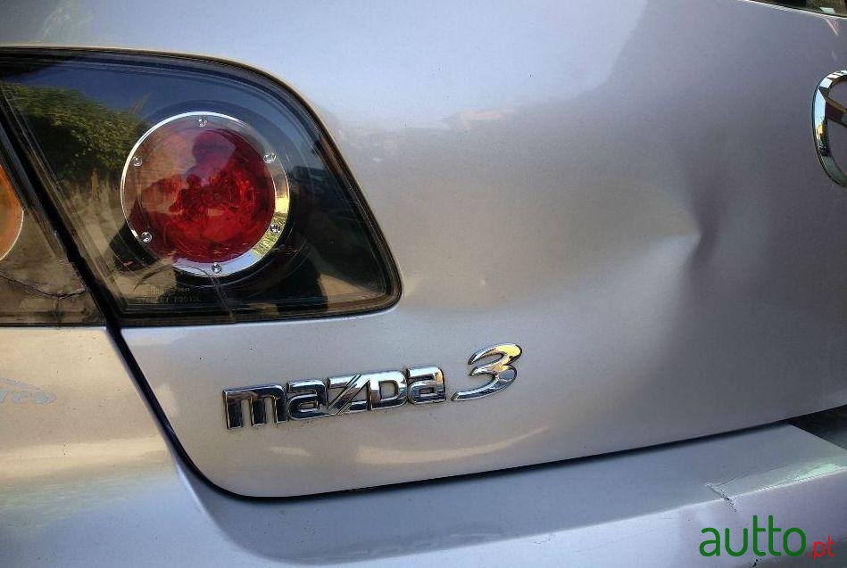 2005' Mazda 3 Hatchback photo #1