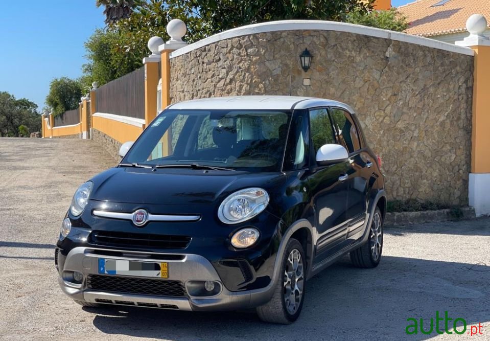 2014' Fiat 500L photo #2