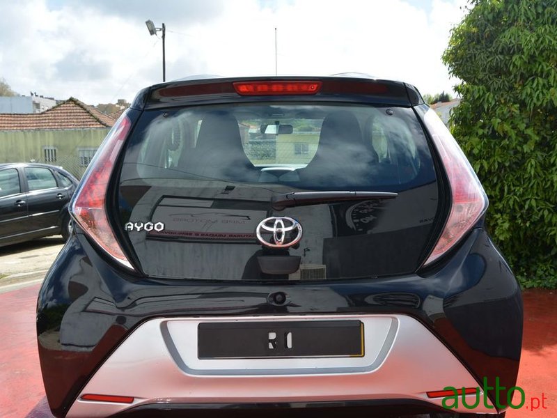 2016' Toyota Aygo photo #6