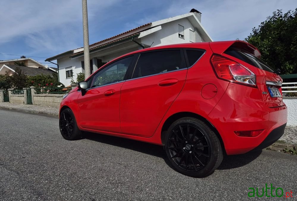 2015' Ford Fiesta photo #6