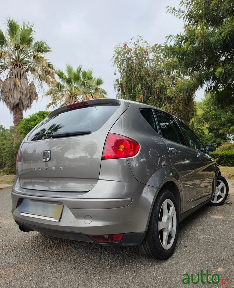 2004' SEAT Altea 2.0 Tdi 16V Style Dpf photo #6