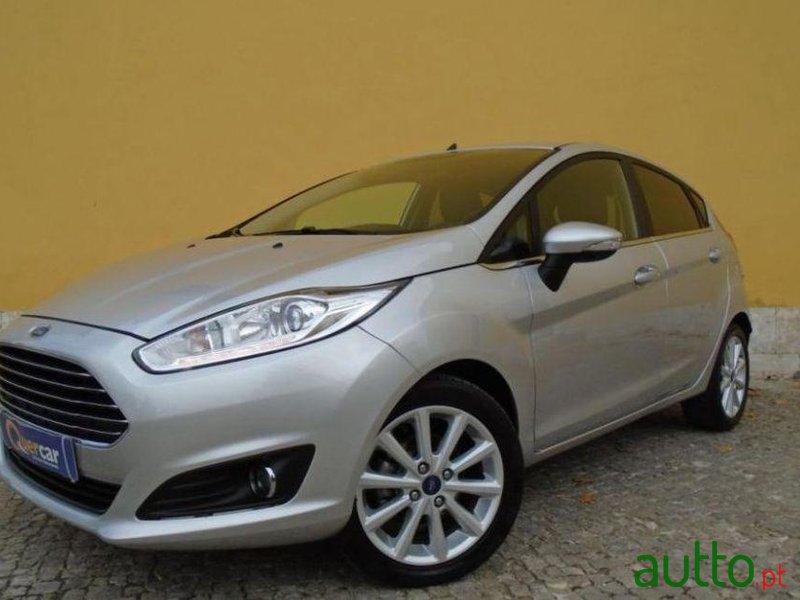 2016' Ford Fiesta 1.5 Tdci St Line photo #1