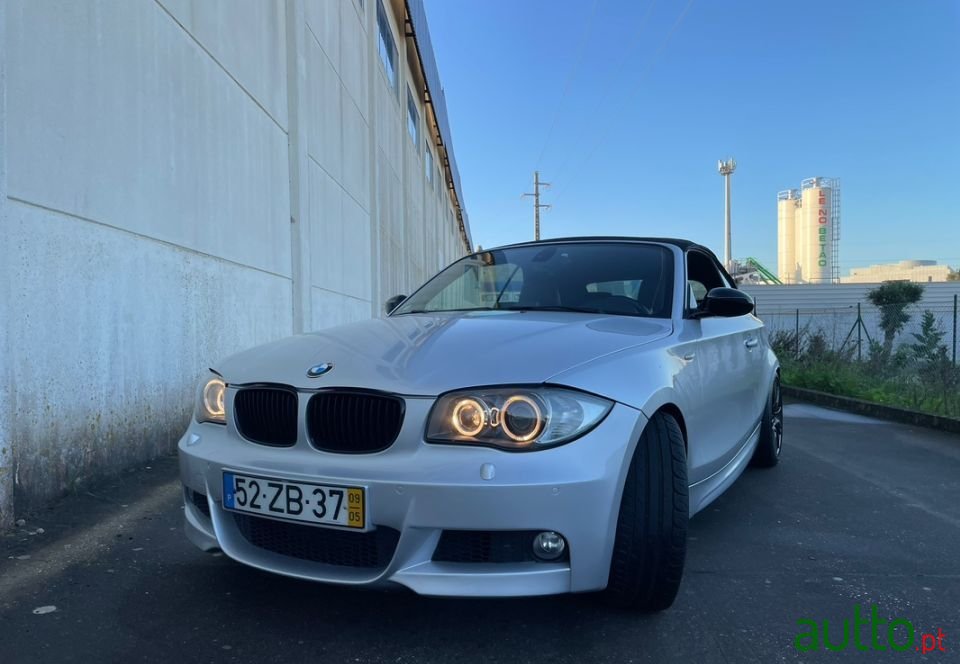 2009' BMW 120 photo #1