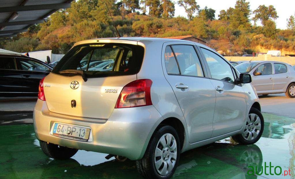 2006' Toyota Yaris 1.0 VVT-i Sol+AC photo #2