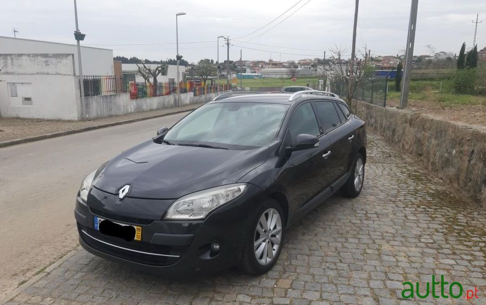 2009' Renault Megane Sport Tourer photo #3