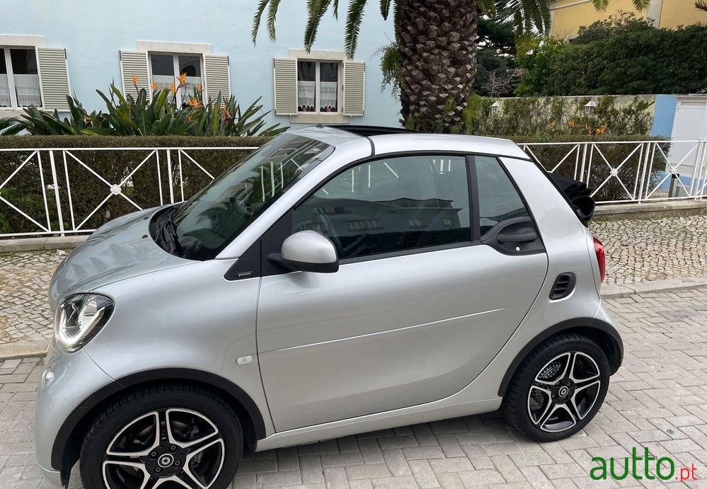 2017' Smart Fortwo Cabrio photo #2