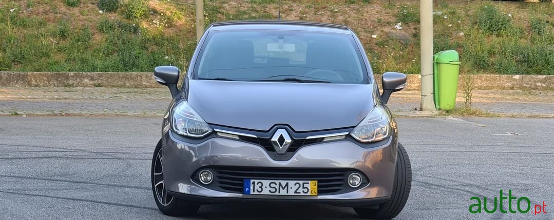 2013' Renault Clio photo #2