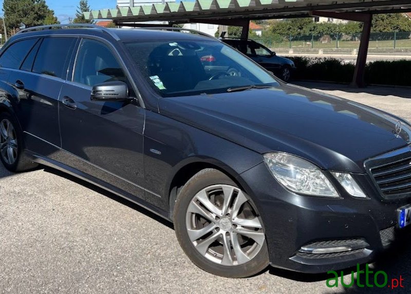 2012' Mercedes-Benz E-250 photo #2