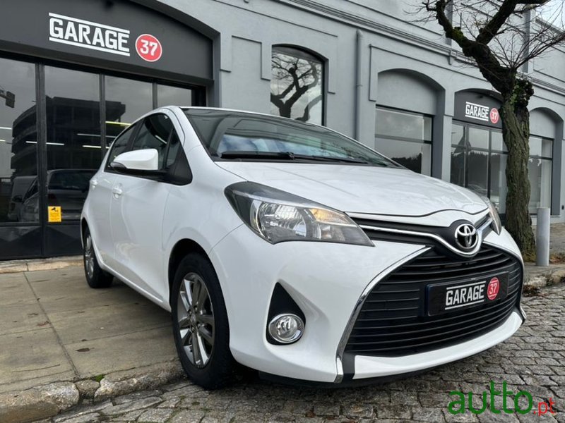 2015' Toyota Yaris photo #1