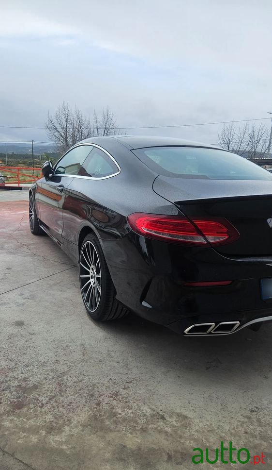 2017' Mercedes-Benz Classe C photo #5