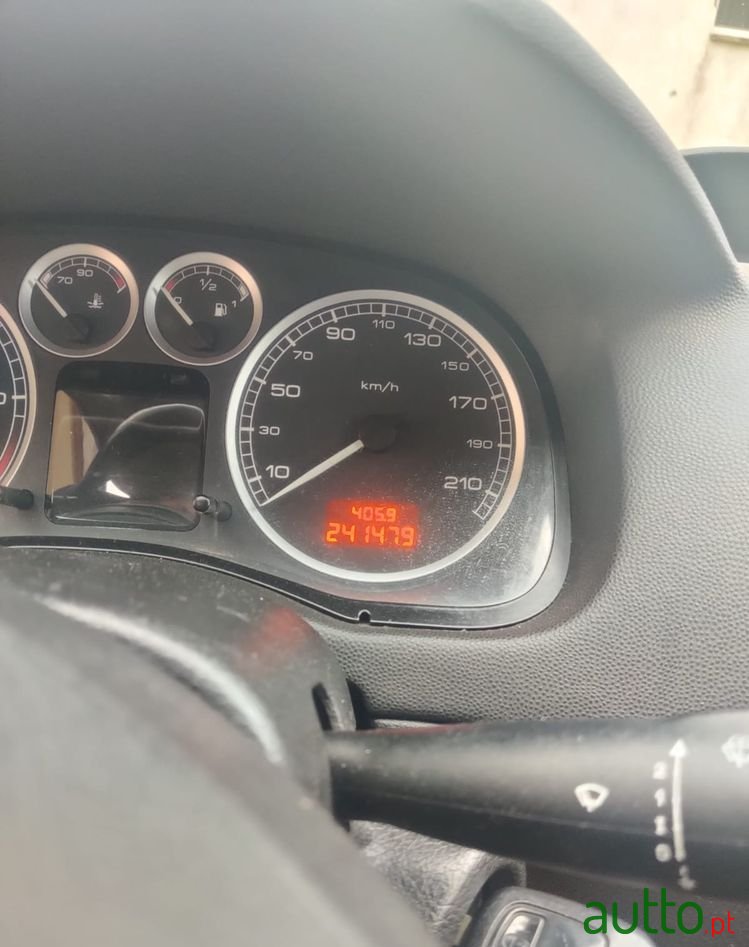 2005' Peugeot 307 Break photo #6