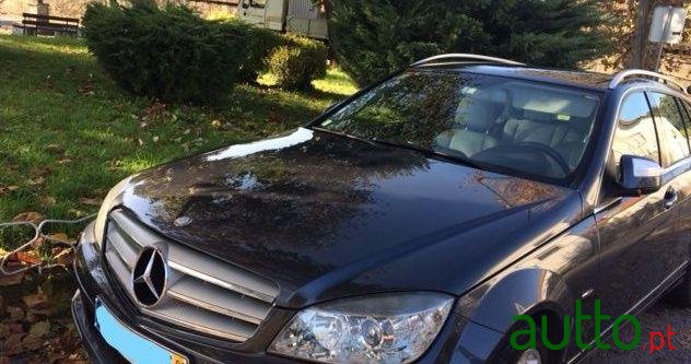 2008' Mercedes-Benz C-220 Avantgarde photo #1