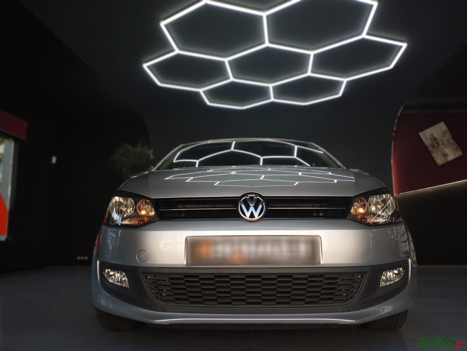 2014' Volkswagen Polo photo #2