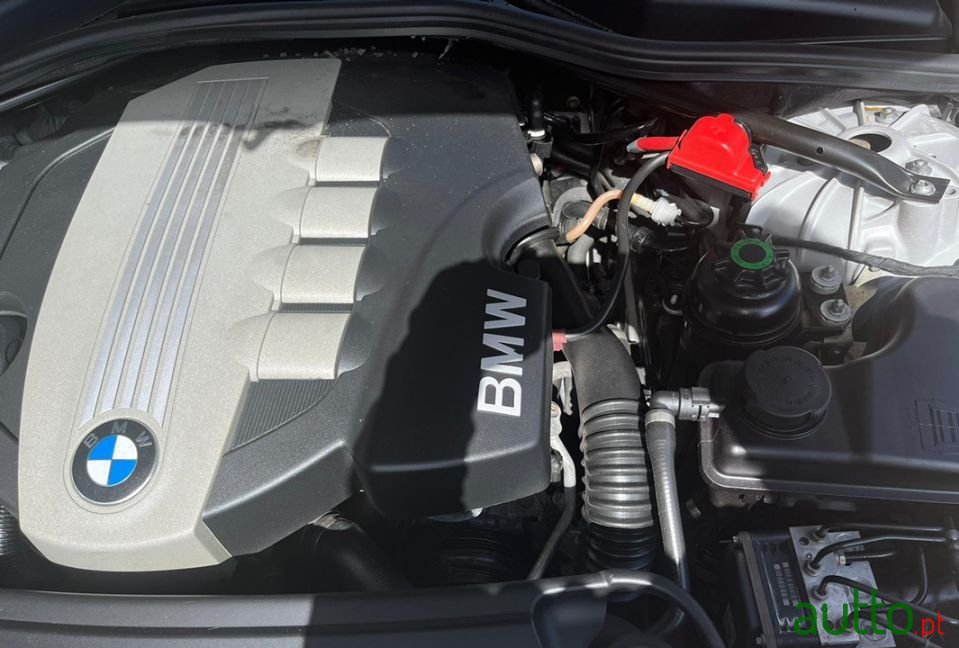 2007' BMW 520 photo #2