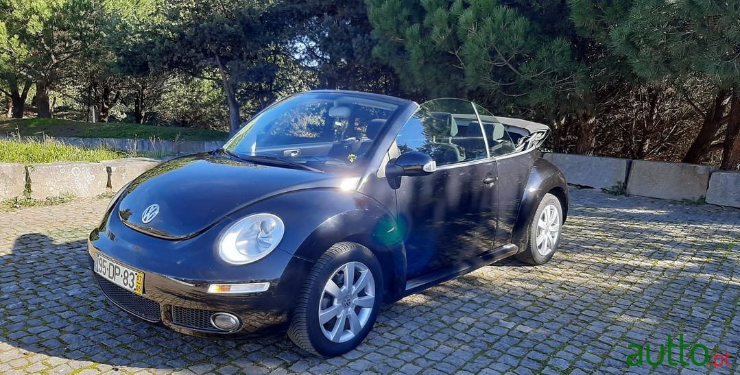 2007' Volkswagen New Beetle photo #1