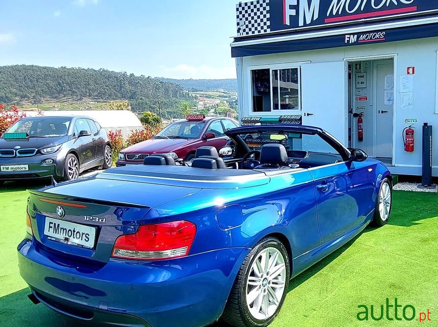 2009' BMW 123 photo #4