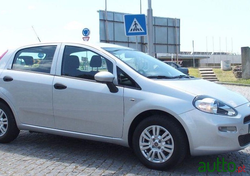 2015' Fiat Grande-Punto 1.2 Easy photo #2