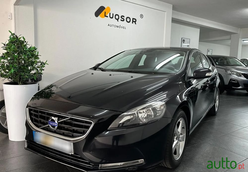 2015' Volvo V40 1.6 D2 Eco Kinetic photo #1