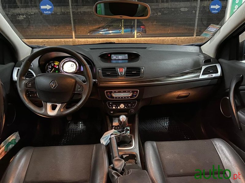 2014' Renault Megane photo #3
