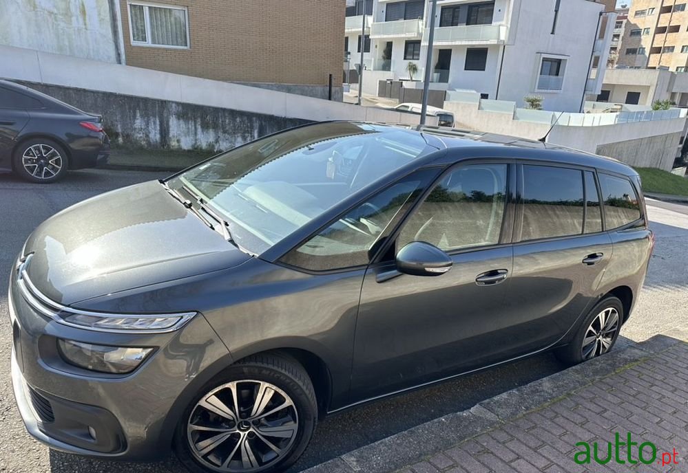 2017' Citroen C4 Grand Picasso photo #2