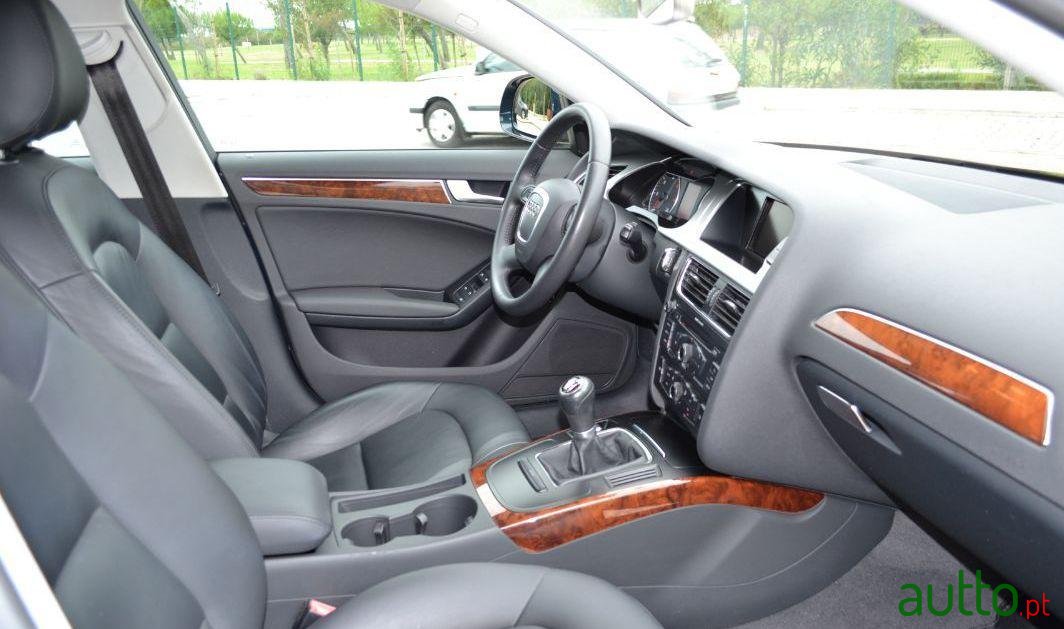 2009' Audi A4 2.0 Tdi Exclusive photo #3