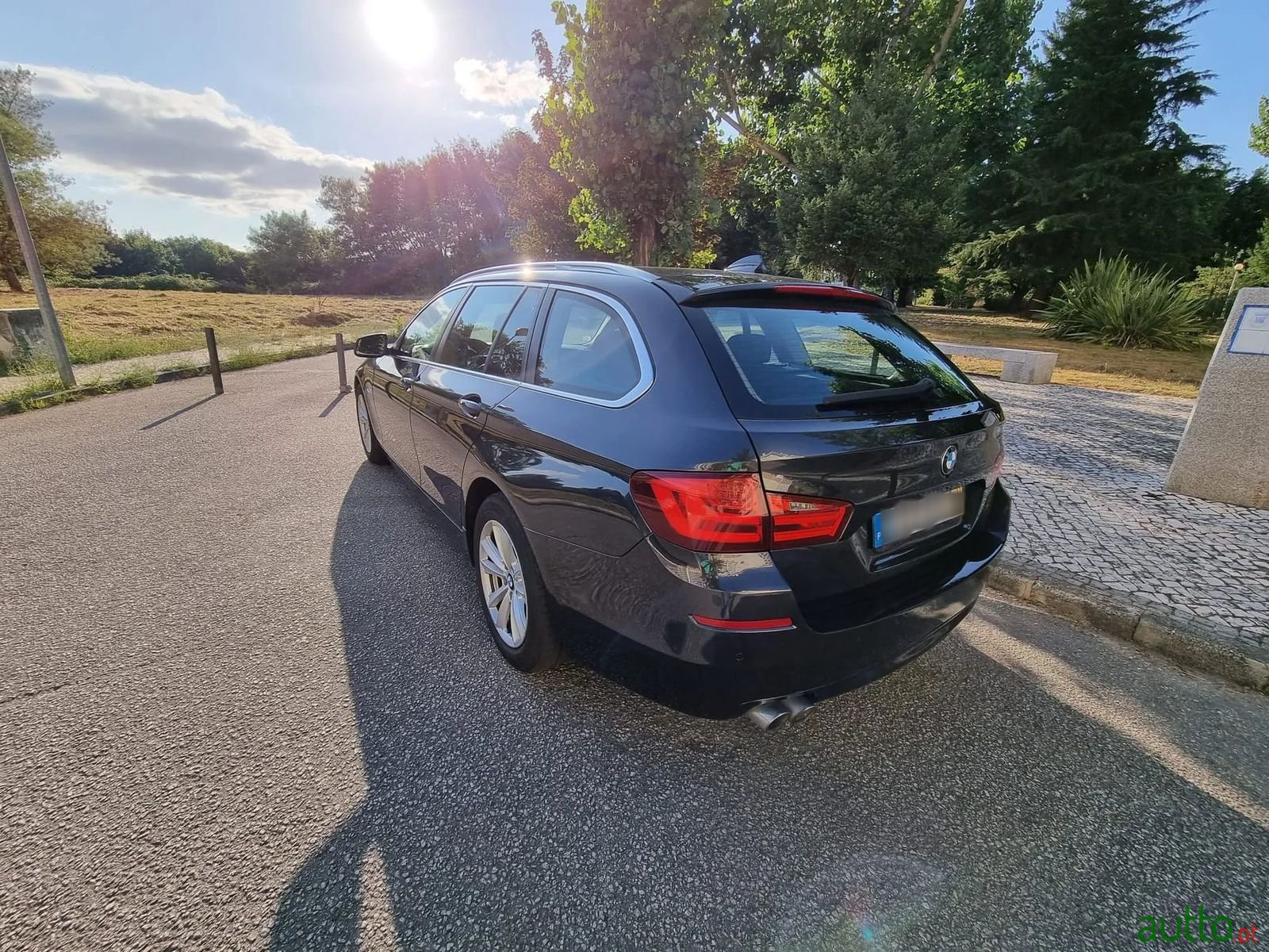 2011' BMW 520 photo #6