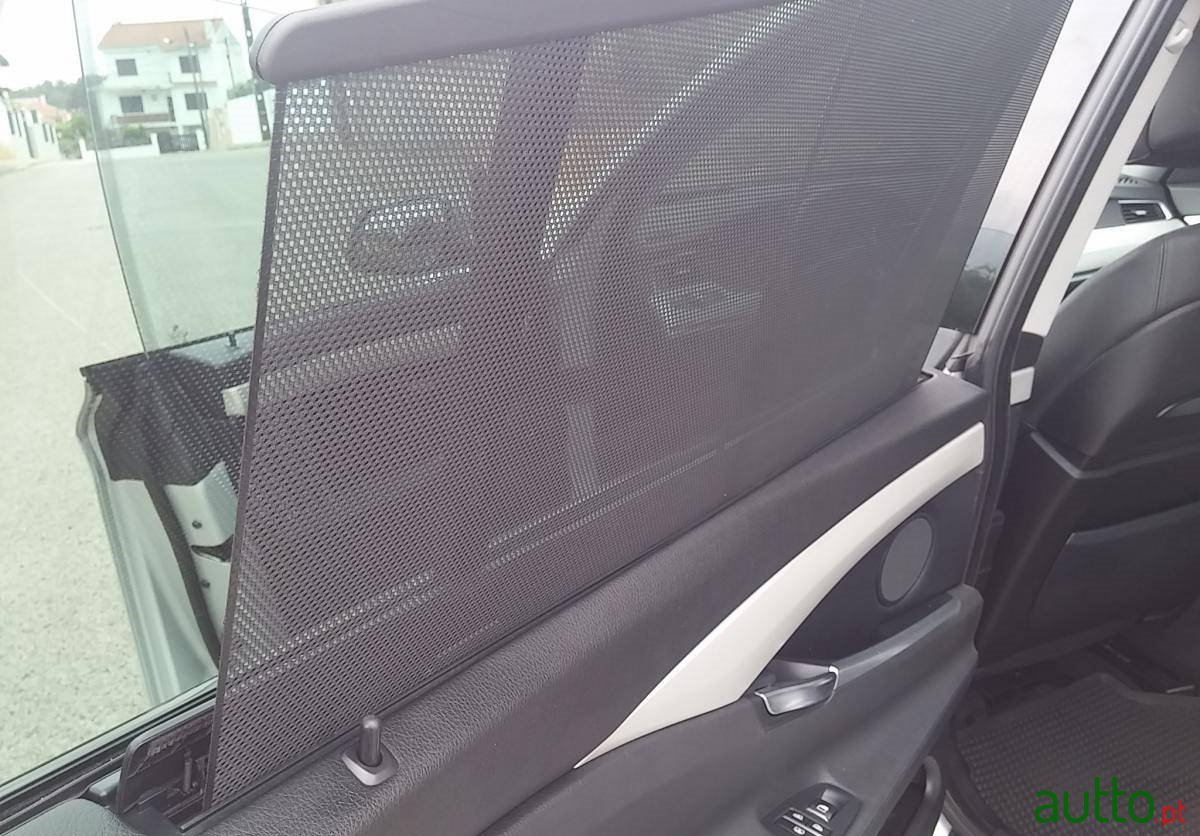 2010' BMW 530 Gran Turismo photo #7