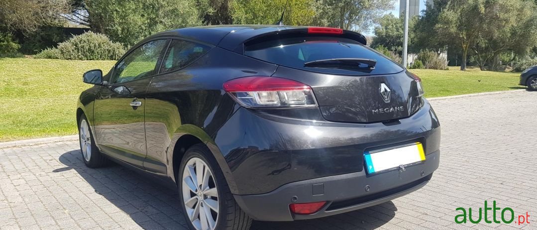 2009' Renault Megane photo #5