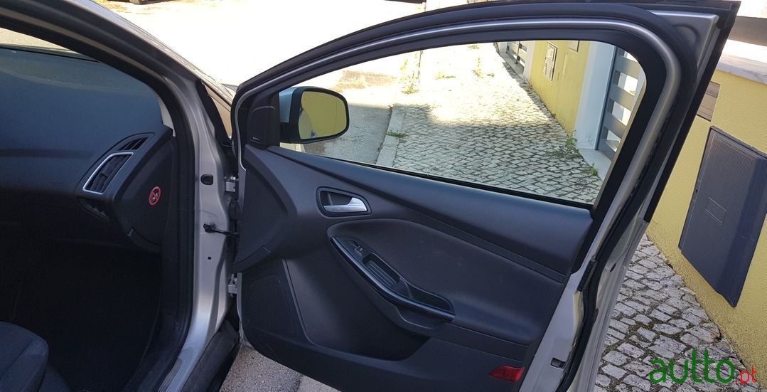 2015' Ford Focus Sw photo #6