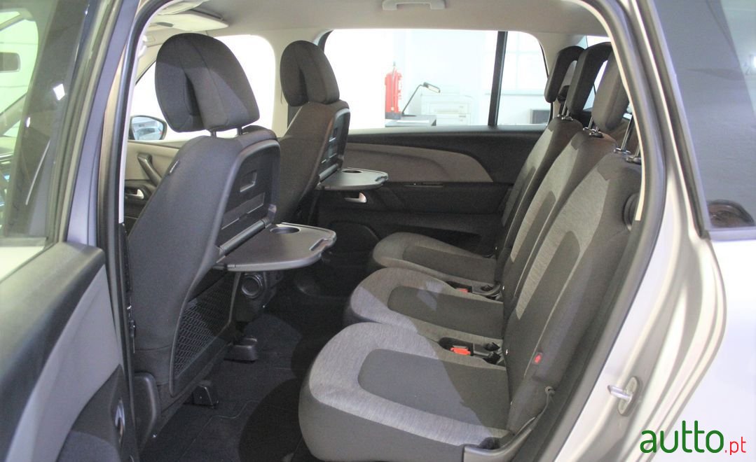 2017' Citroen C4 Grand Picasso photo #5