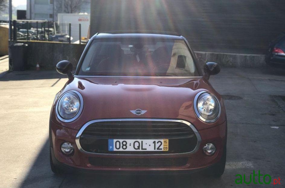 2015' MINI Cooper D photo #2