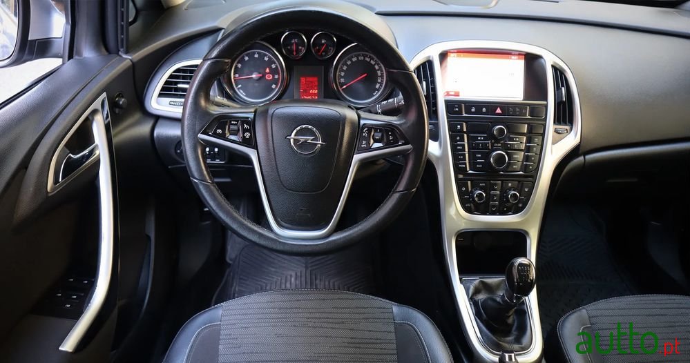 2014' Opel Astra Sports Tourer photo #6