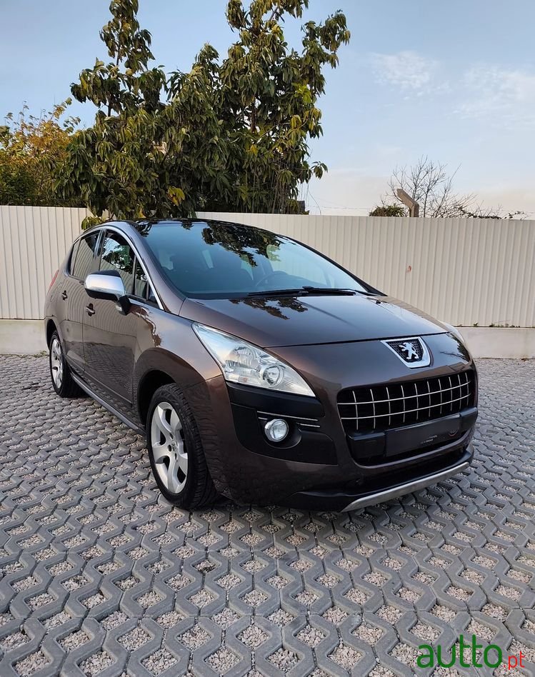 2012' Peugeot 3008 photo #2