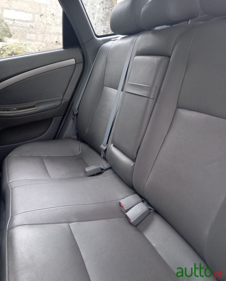 2006' Chevrolet Nubira Sw photo #4