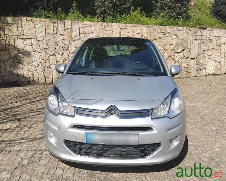 2013' Citroen C3 1.0 Vti Attraction photo #2