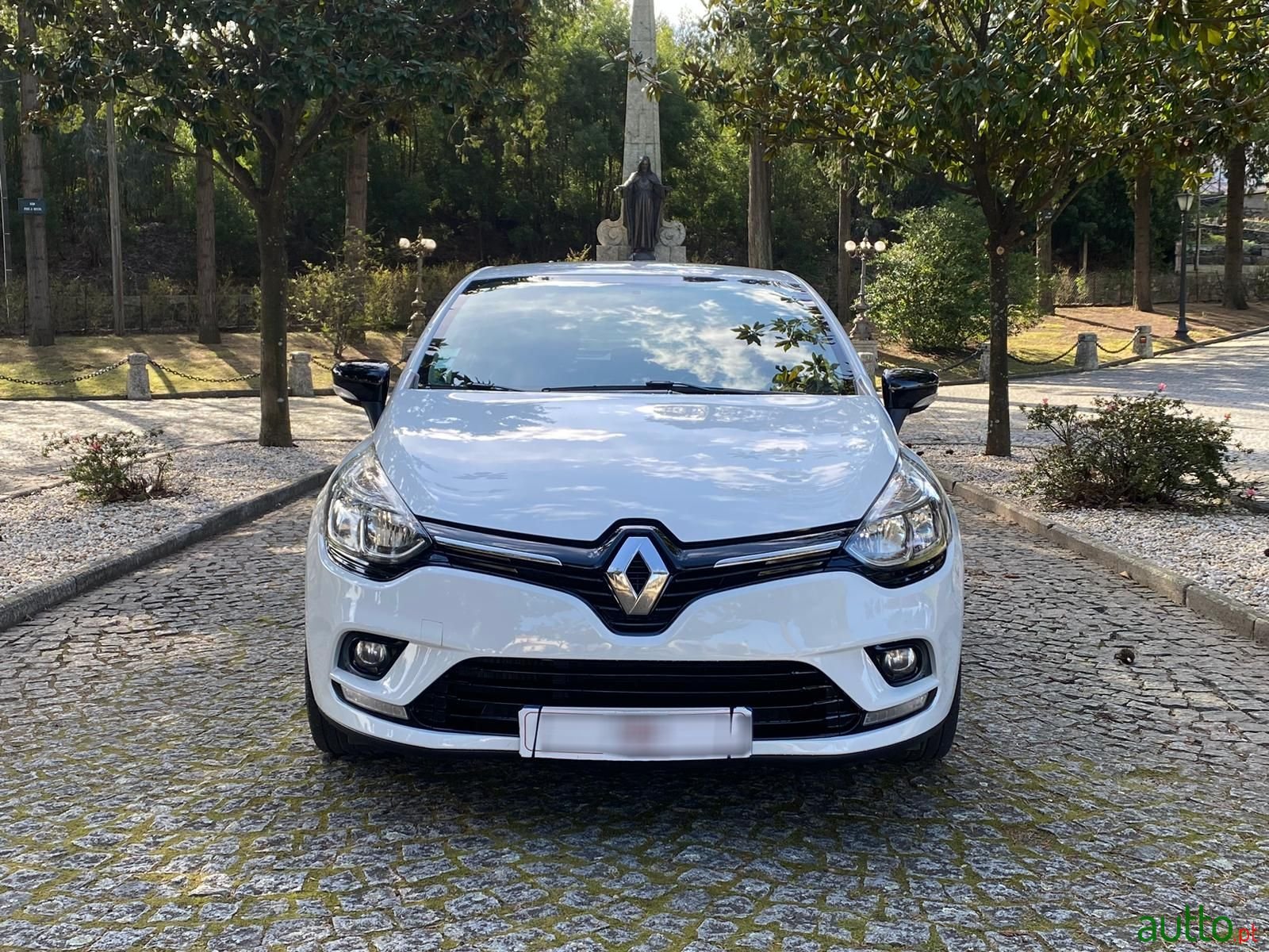 2017' Renault Clio photo #2