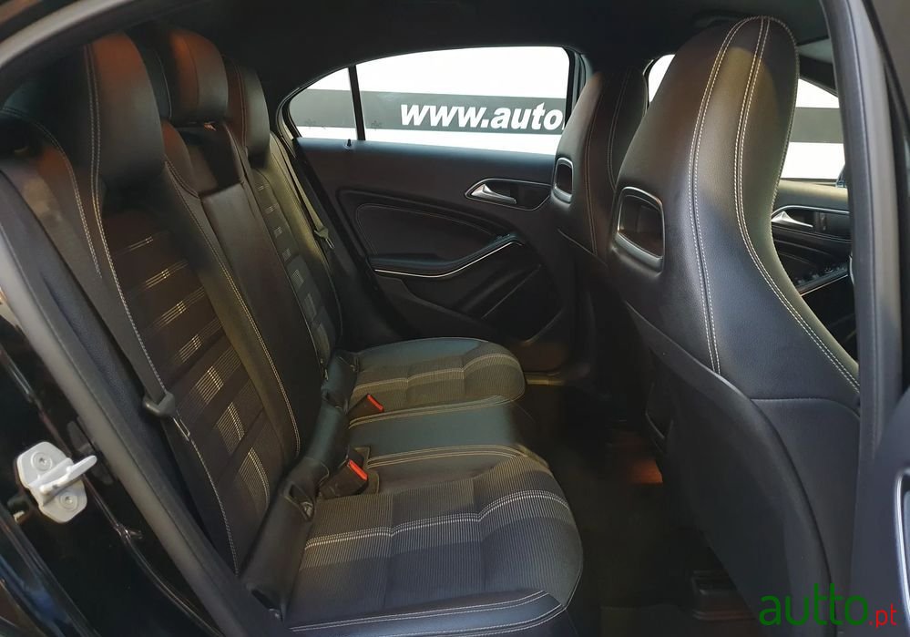 2017' Mercedes-Benz A 180 D Urban Aut. photo #5