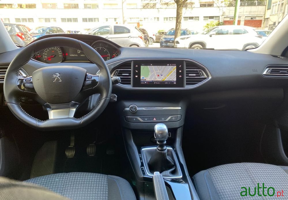 2019' Peugeot 308 Sw photo #2